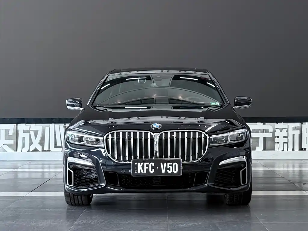 BMW 7 Series — миниатюра 2