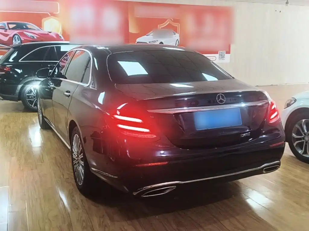 Mercedes-Benz E-Class — миниатюра 5