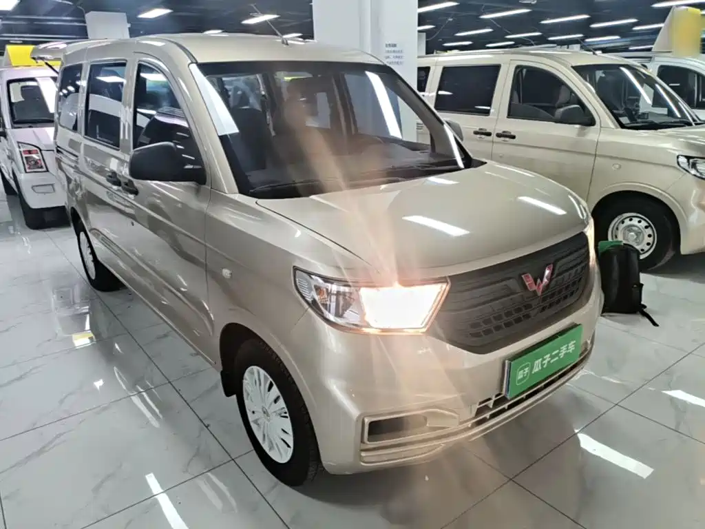 Wuling Hongguang V — миниатюра 4
