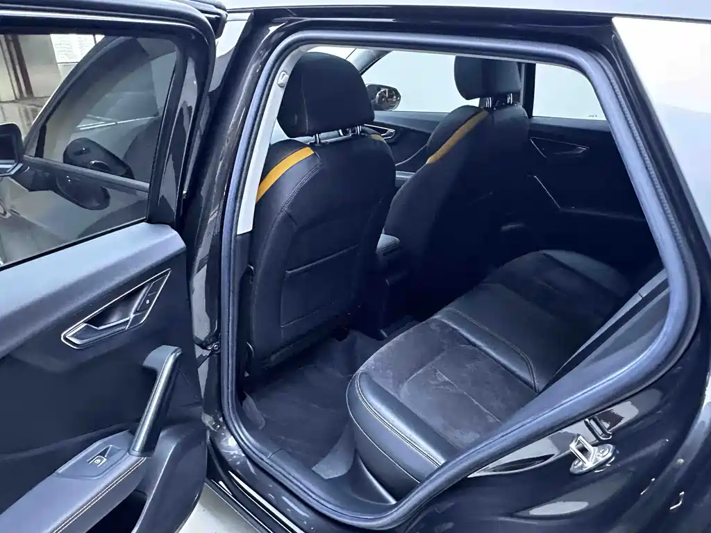 Audi Q2L e-tron — миниатюра 9