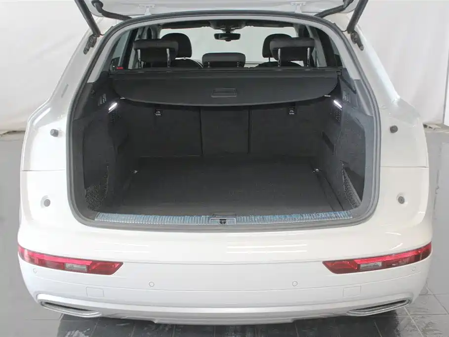 Audi Q5L 2018 40 TFSI VI