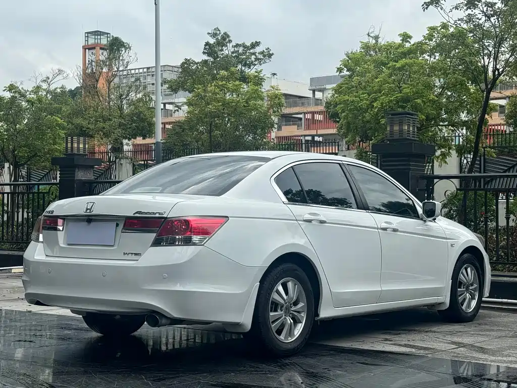 Honda Accord — миниатюра 6