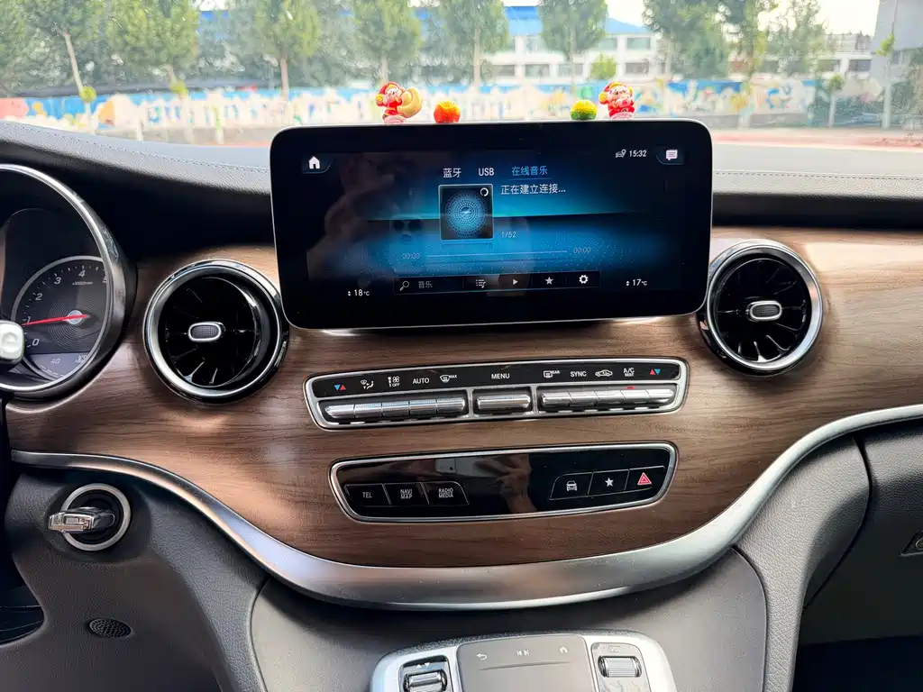 Mercedes-Benz V-Class — миниатюра 9