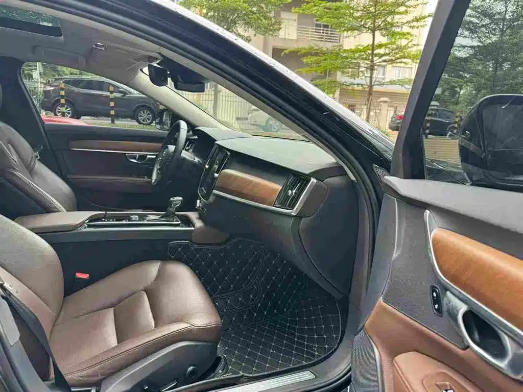 Volvo S90 — миниатюра 8