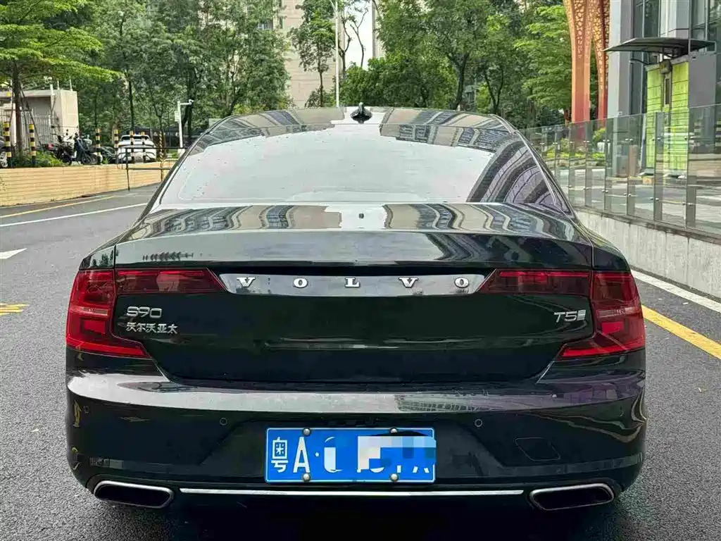 Volvo S90 — миниатюра 5