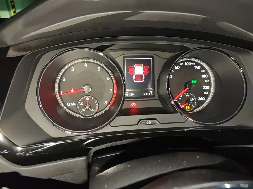 Volkswagen Tiguan L — миниатюра 12
