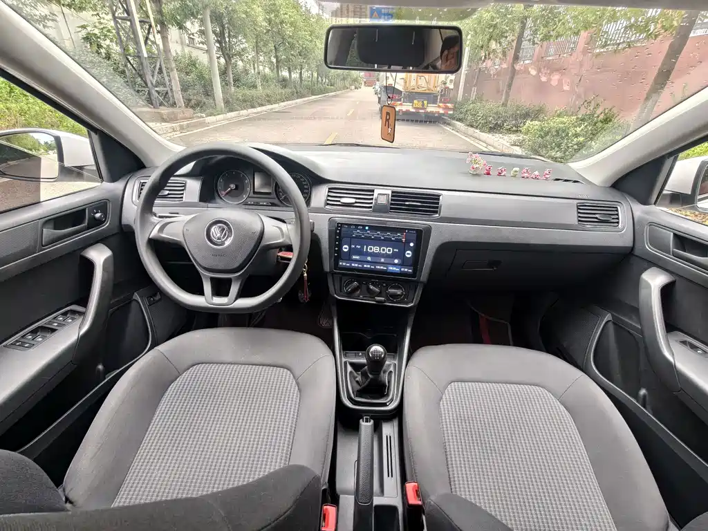 Volkswagen Santana — миниатюра 12