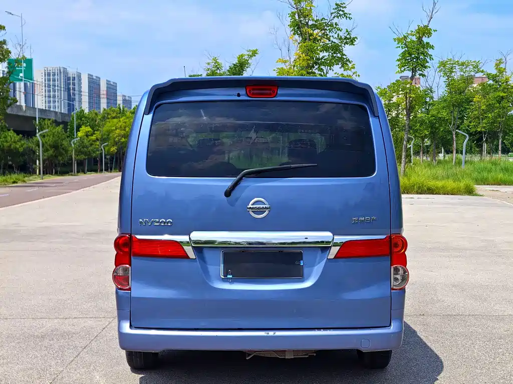 Nissan NV200 — миниатюра 5
