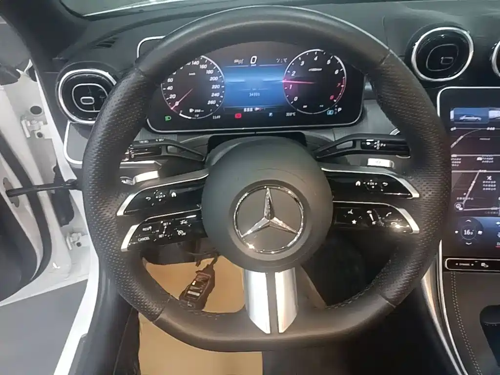 Mercedes-Benz C-Class — миниатюра 11