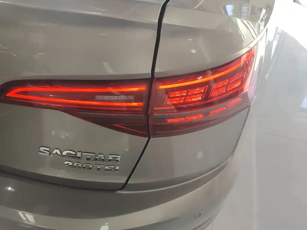 Volkswagen Sagitar — миниатюра 8