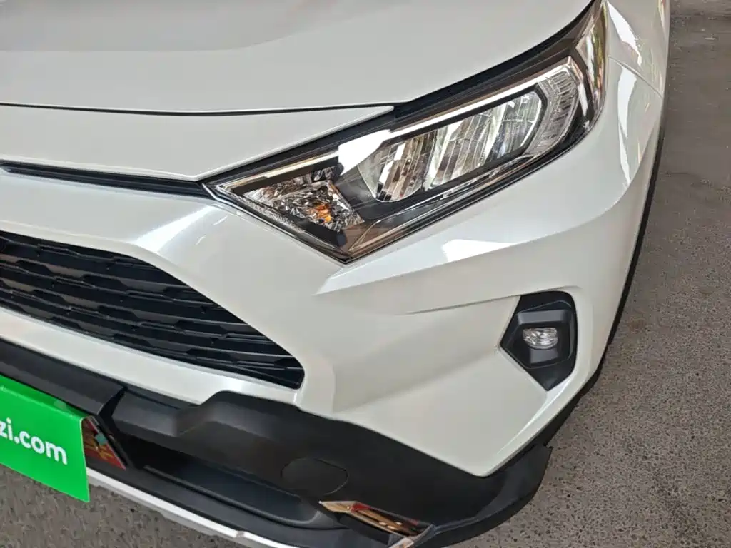 Toyota RAV4 — миниатюра 24