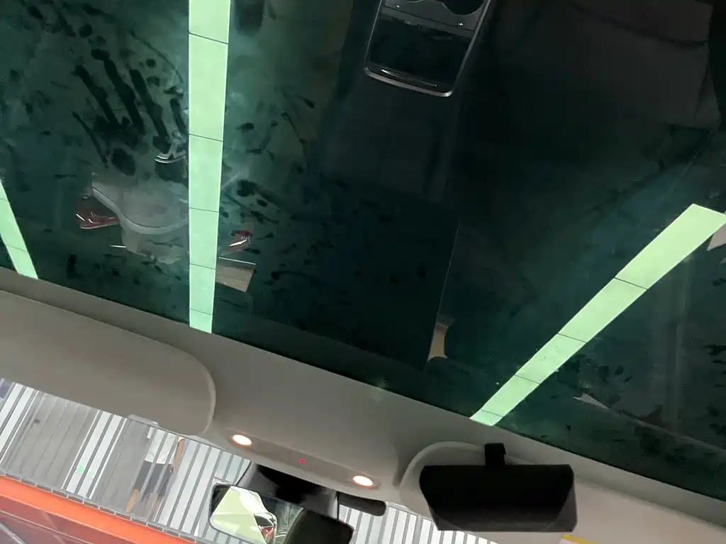 Tesla Model 3 — миниатюра 6