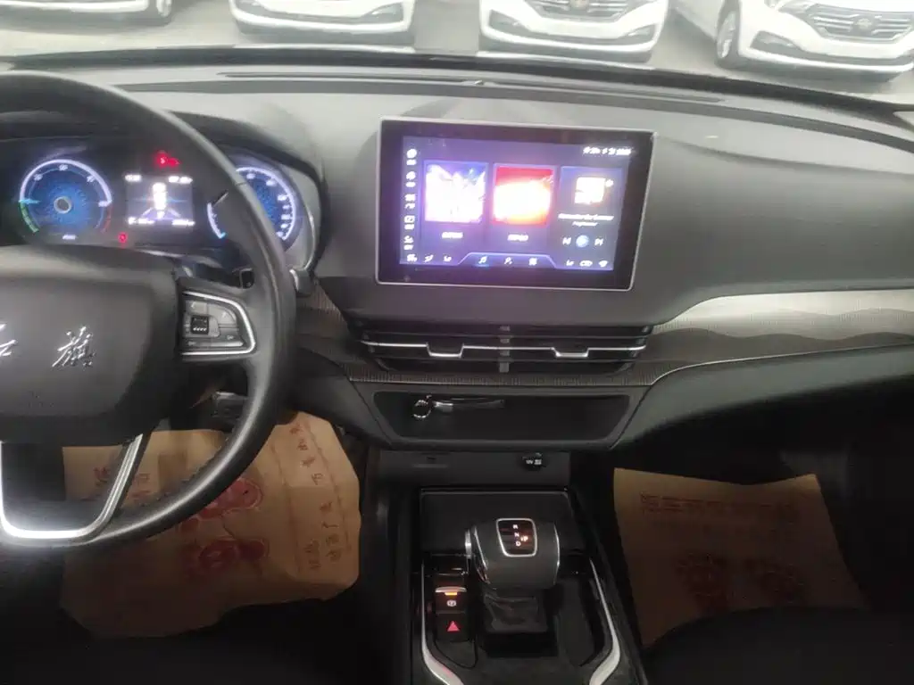 Hongqi Hongqi E-QM5 — миниатюра 13
