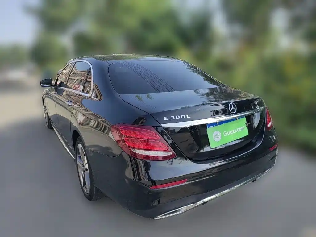 Mercedes-Benz E-Class — миниатюра 25