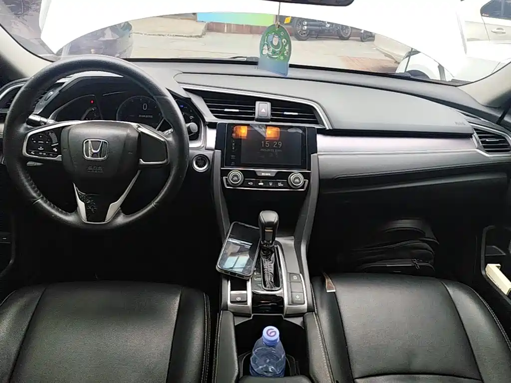 Honda Civic — миниатюра 10