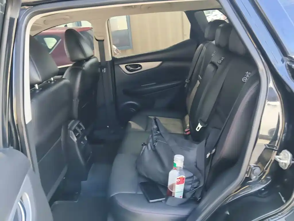 Nissan Qashqai — миниатюра 17