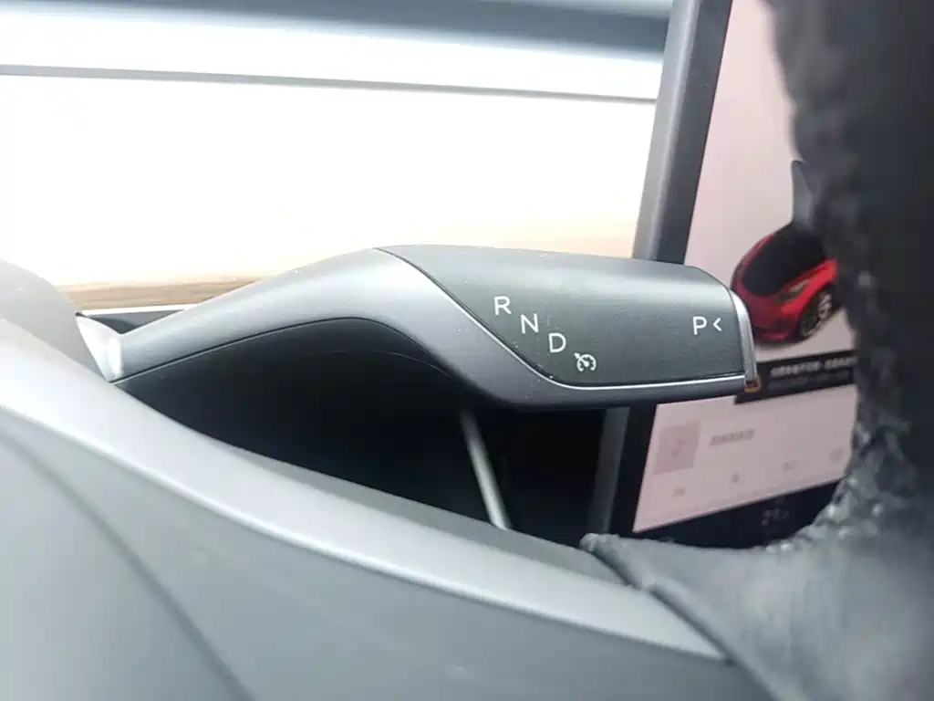 Tesla Model 3 — миниатюра 14