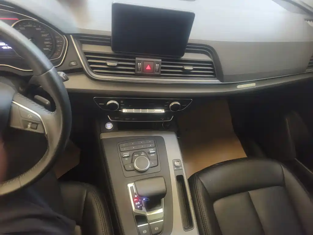Audi Q5L — миниатюра 8