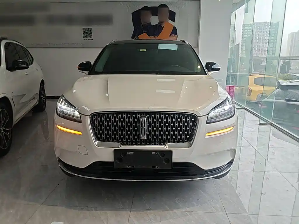 Lincoln Corsair — миниатюра 3