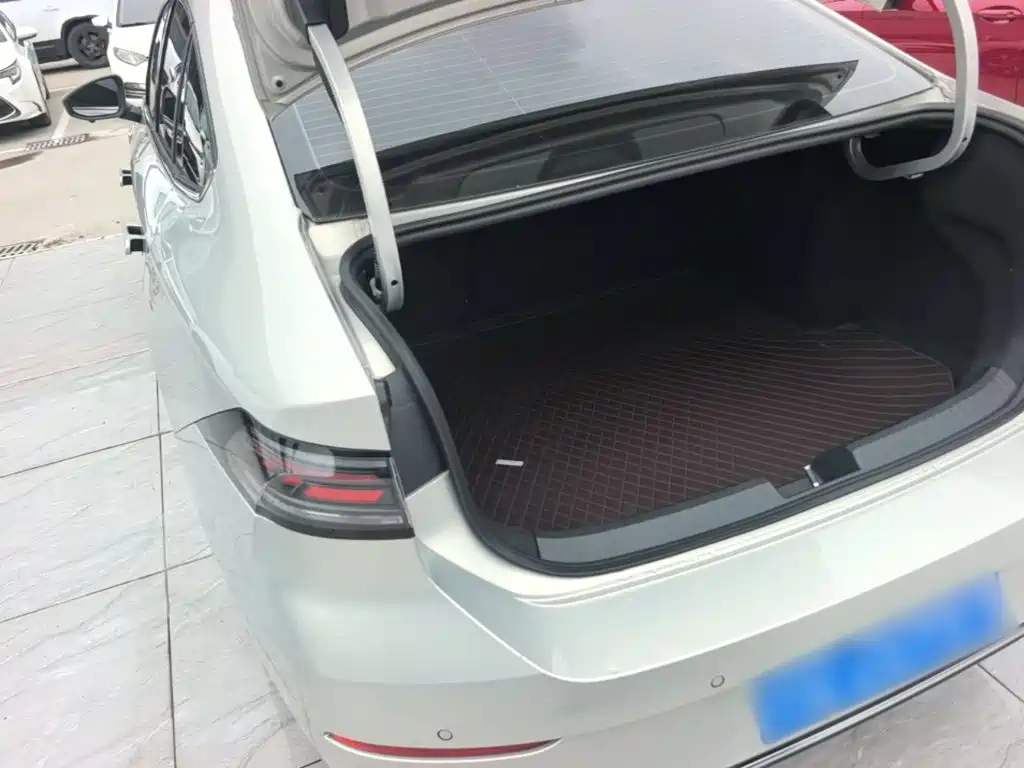 Volkswagen Sagitar — миниатюра 5