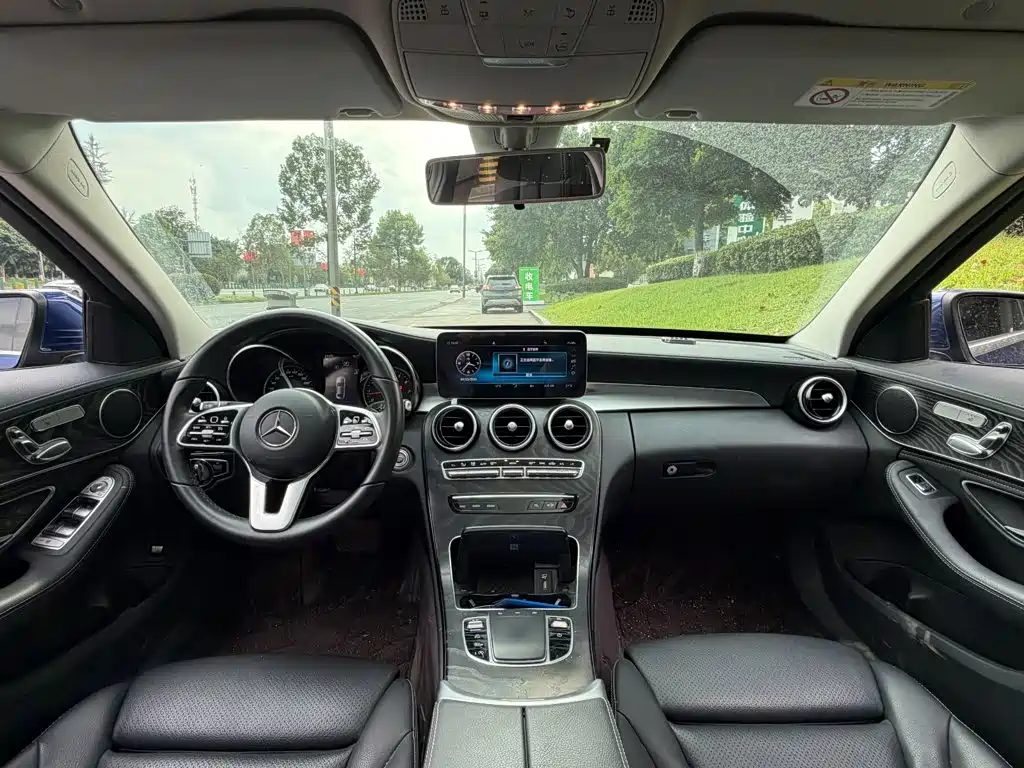 Mercedes-Benz C-Class — миниатюра 13