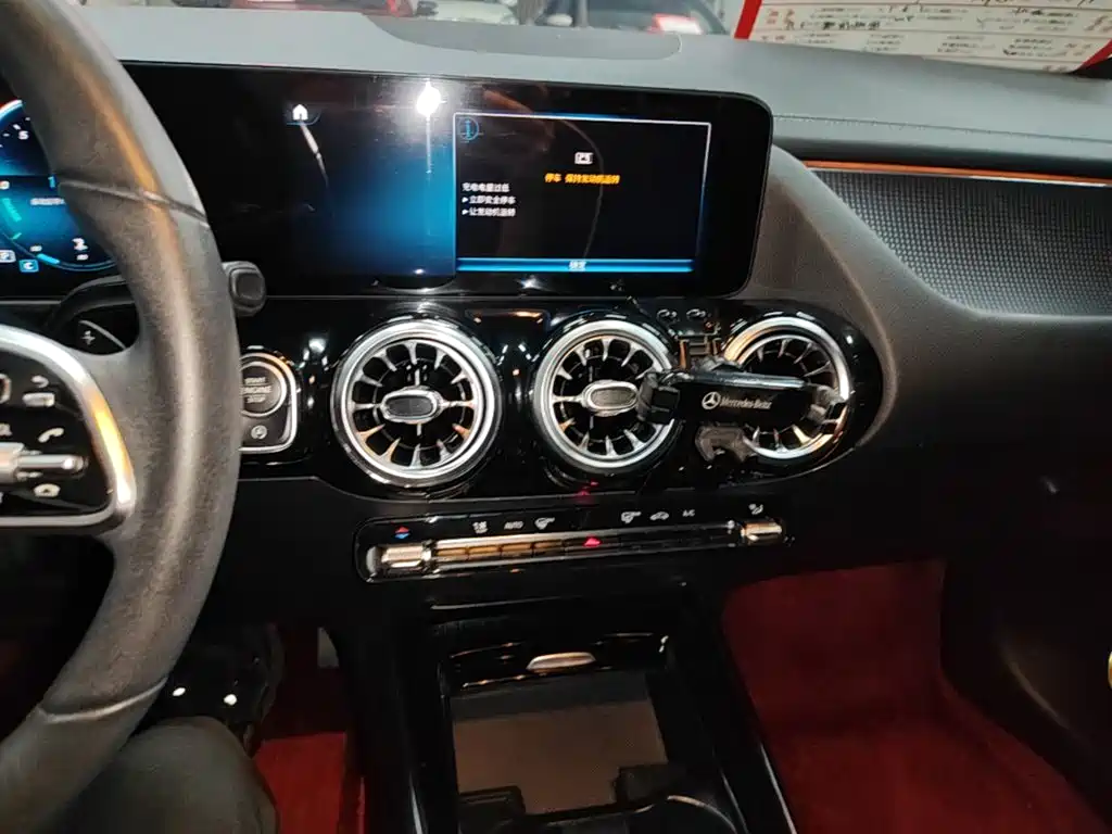 Mercedes-Benz GLA — миниатюра 13