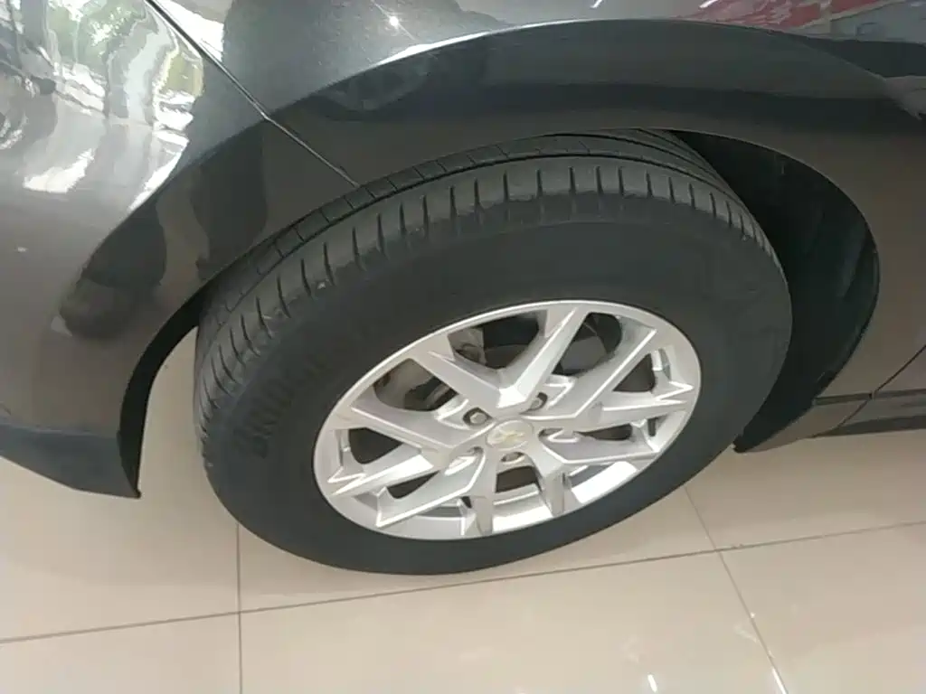 Chevrolet Equinox — миниатюра 23