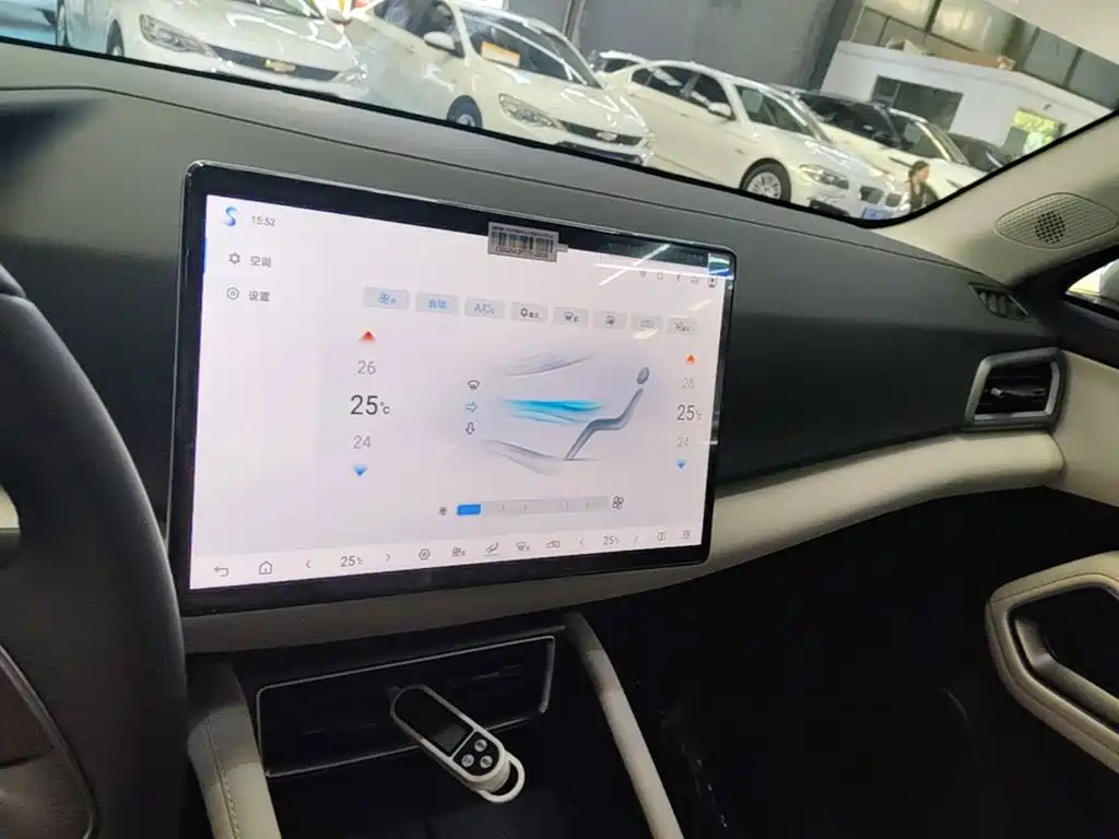 BYD Yuan UP — миниатюра 13