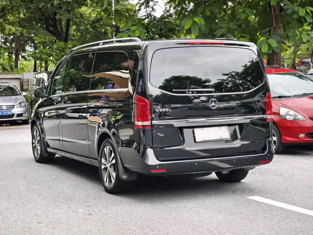 Mercedes-Benz V-Class — миниатюра 6