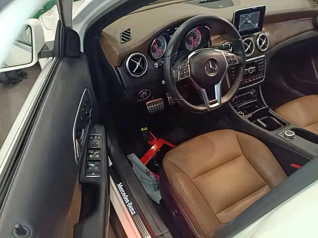 Mercedes-Benz GLA — миниатюра 16