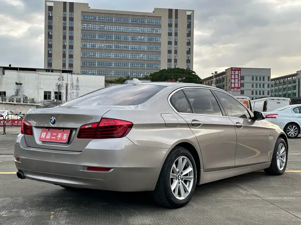 BMW 5 Series — миниатюра 14