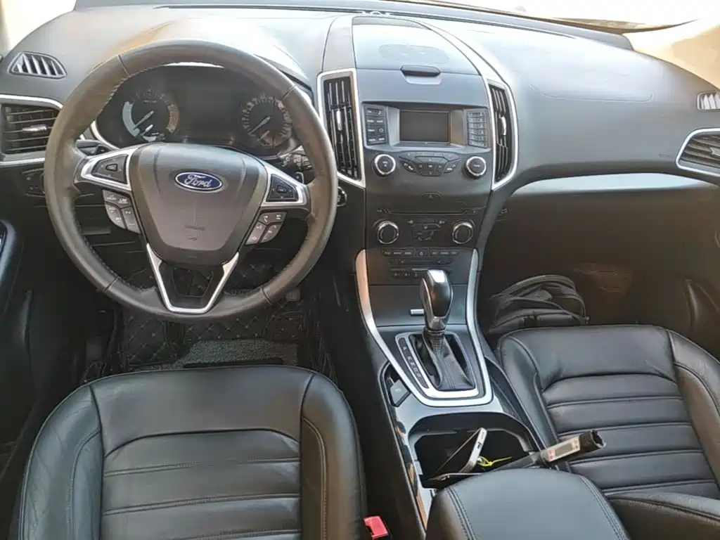 Ford Edge — миниатюра 10