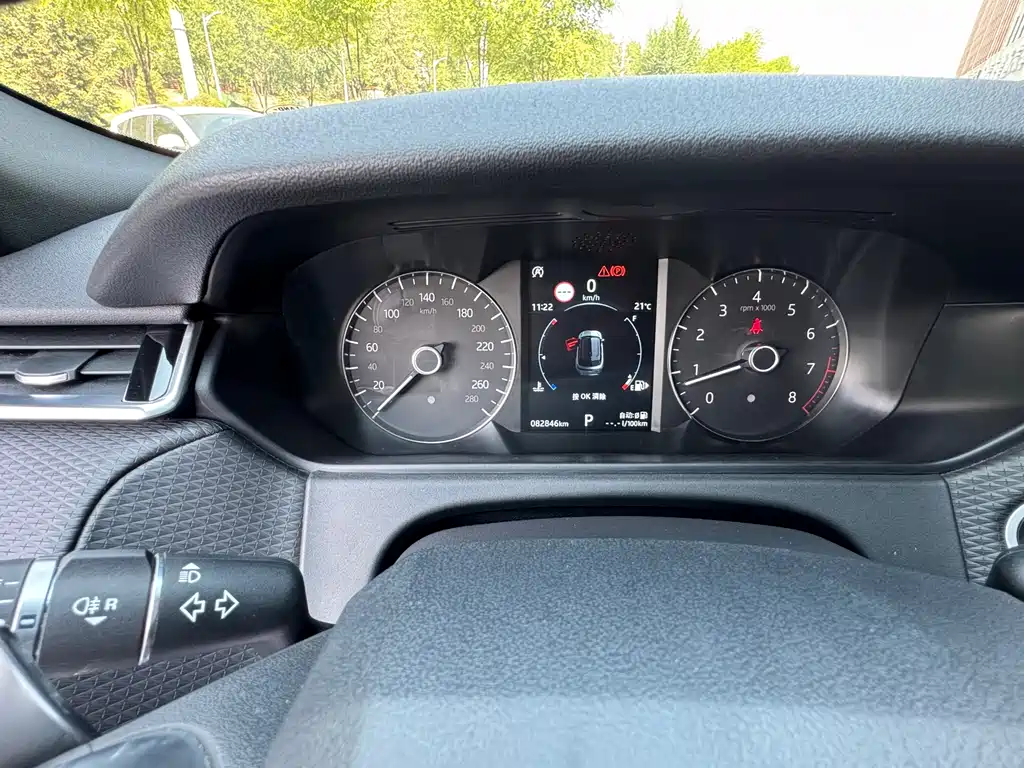 Land Rover Velar — миниатюра 11