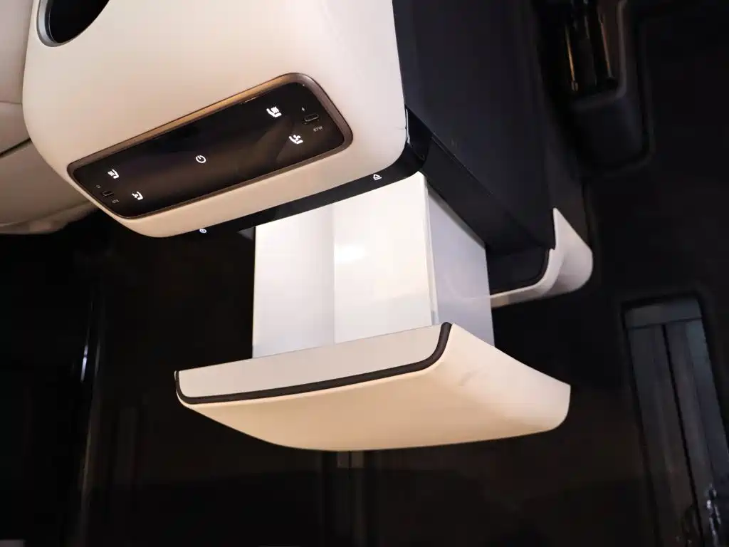 Li Auto Li MEGA — миниатюра 28