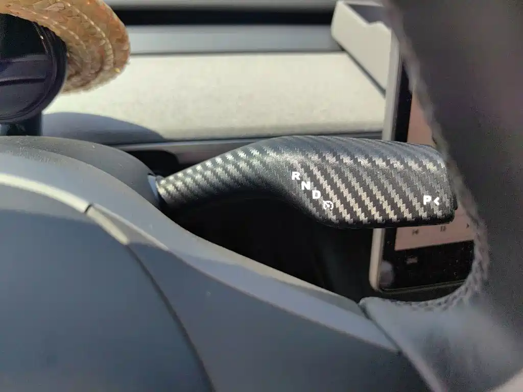 Tesla Model Y — миниатюра 11