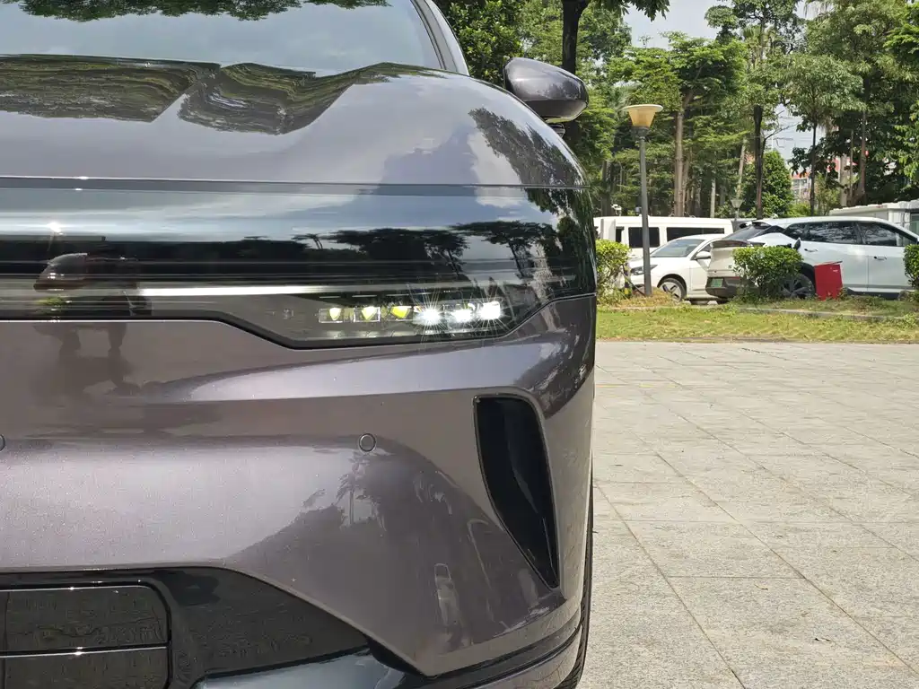 Zeekr 007GT — миниатюра 18