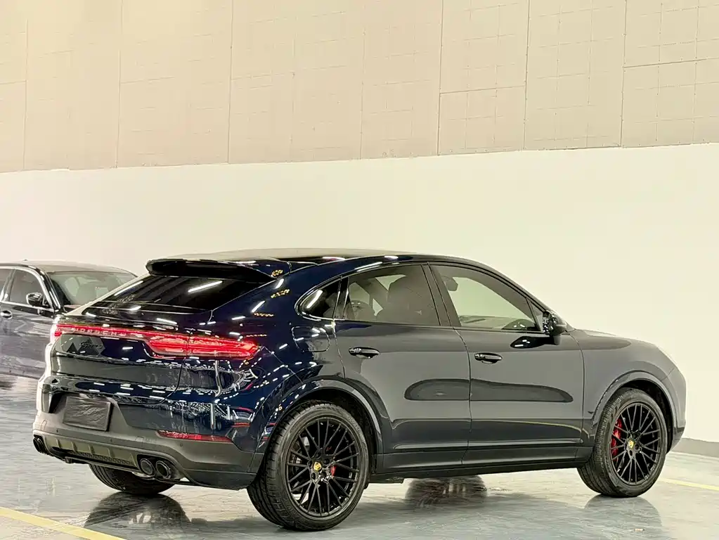 Porsche Cayenne — миниатюра 10