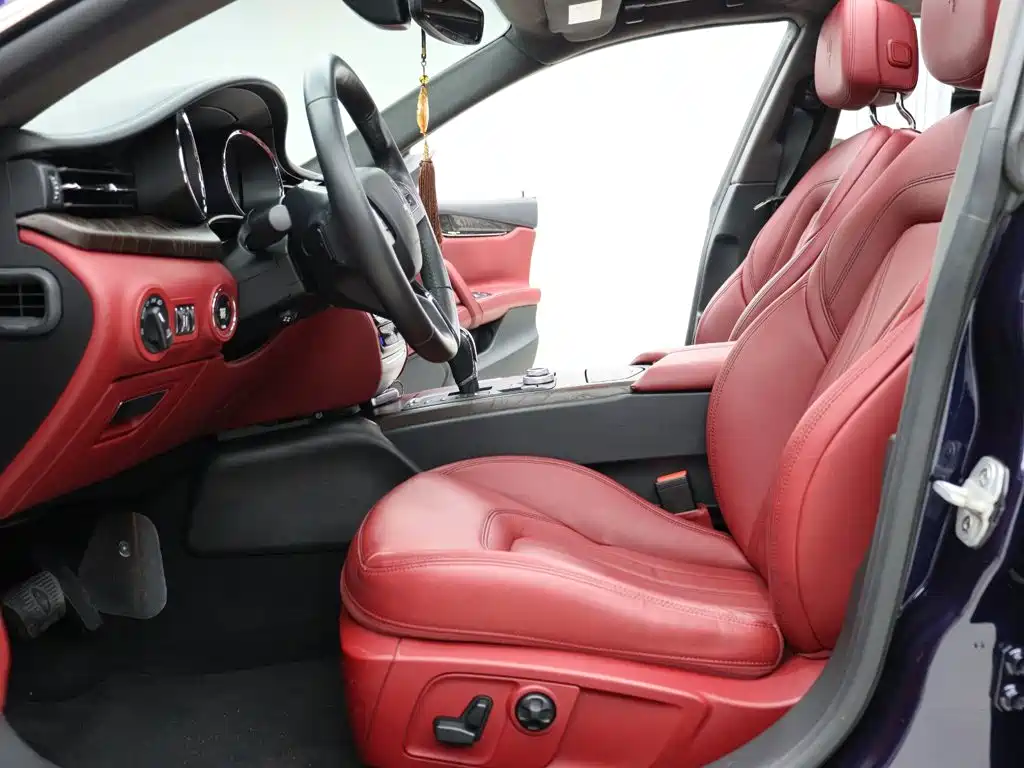 Maserati Quattroporte — миниатюра 2