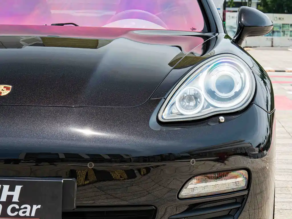 Porsche Panamera 2010 Panamera S 4.8L