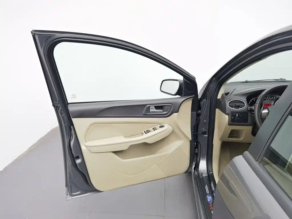 Ford Focus — миниатюра 8