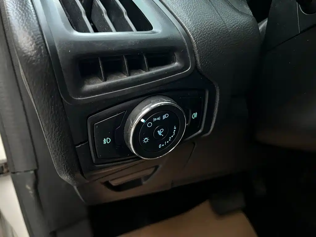 Ford Focus — миниатюра 8