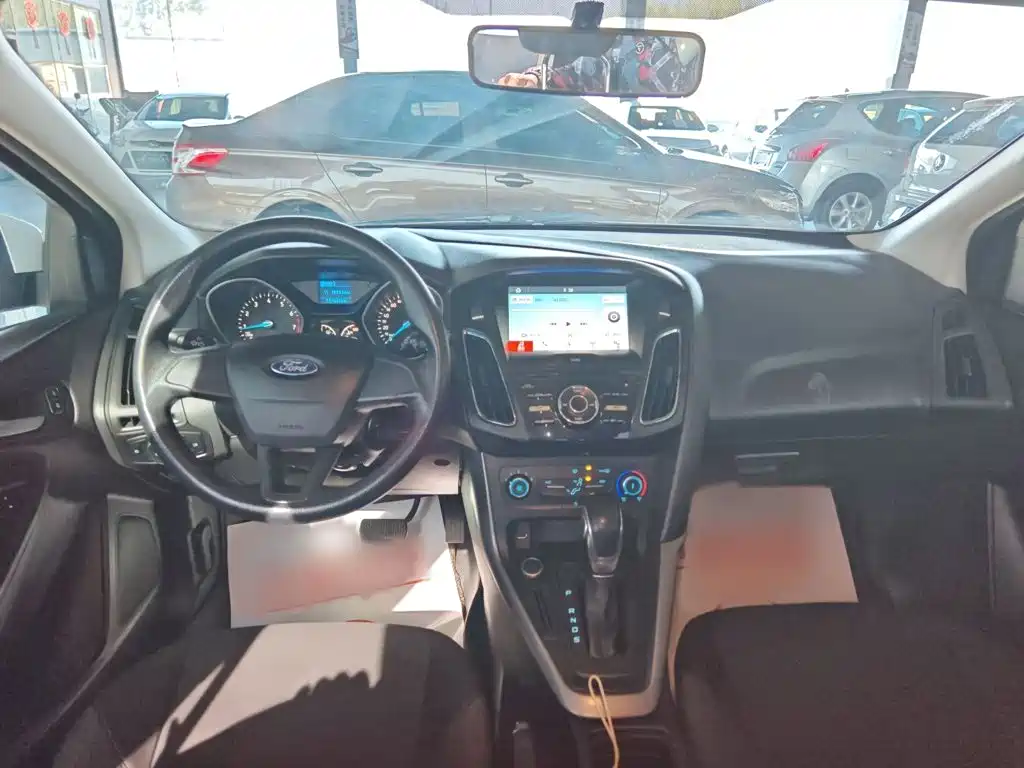 Ford Focus — миниатюра 10