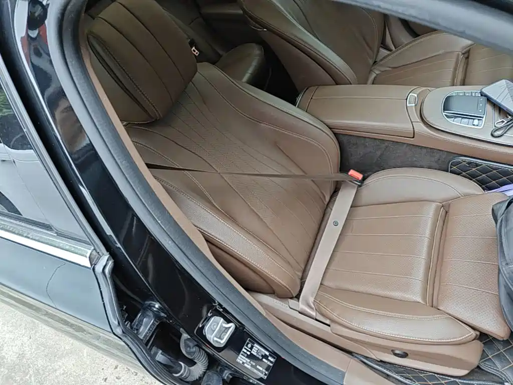 Mercedes-Benz E-Class — миниатюра 25