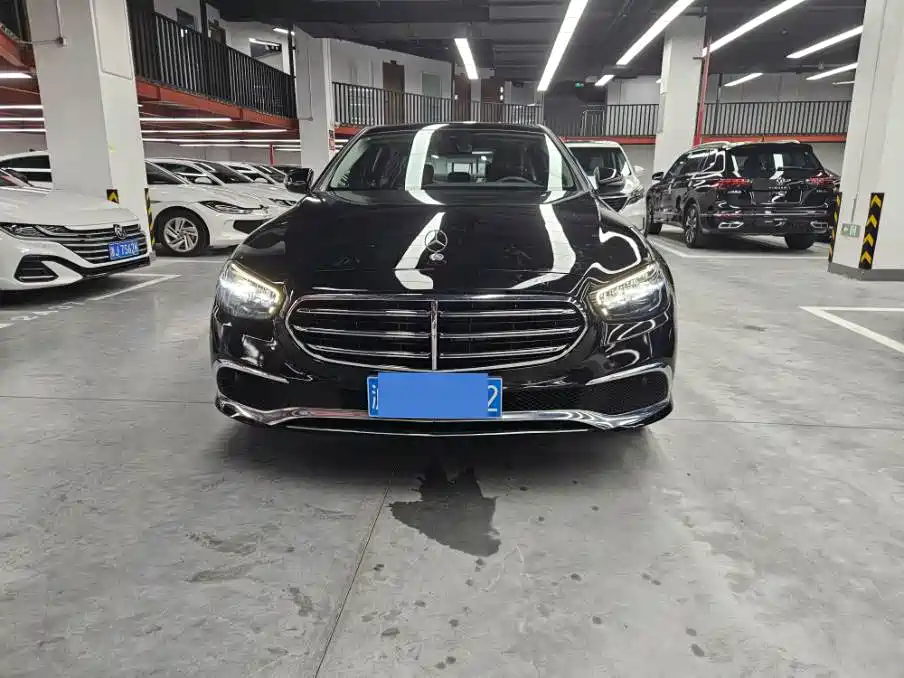 Mercedes-Benz E-Class — миниатюра 2