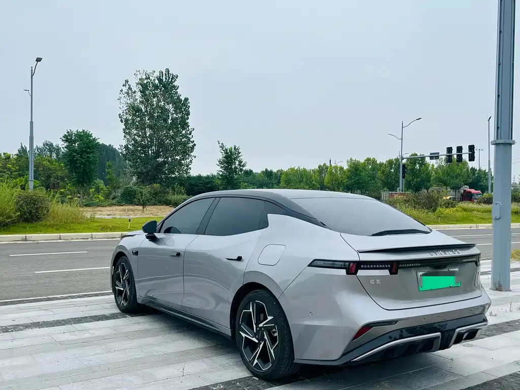 Lynk & Co 07 EM-P — миниатюра 8