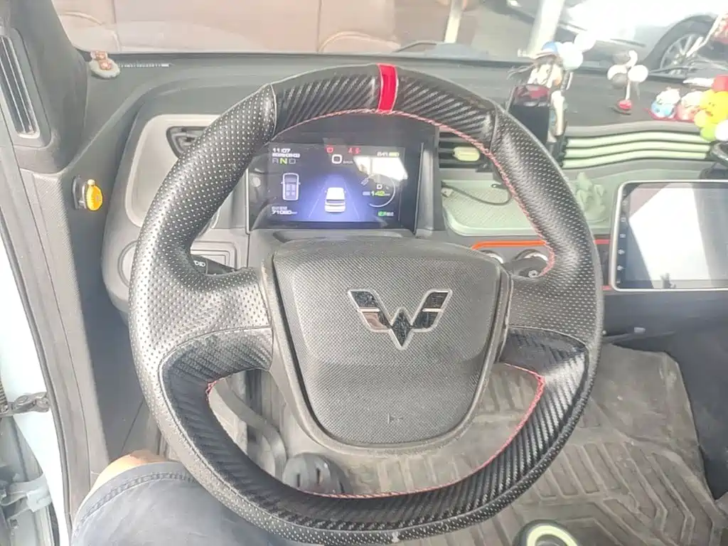Wuling MINIEV — миниатюра 11