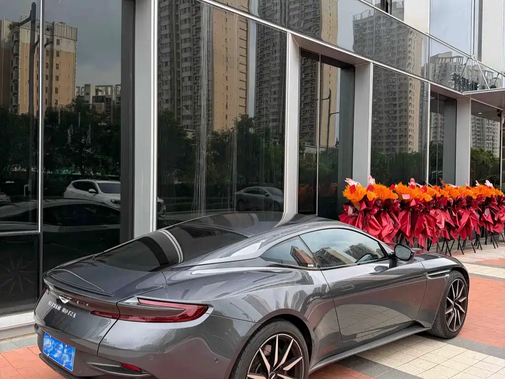Aston Martin DB11 2023 4.0T V8 Coupe
