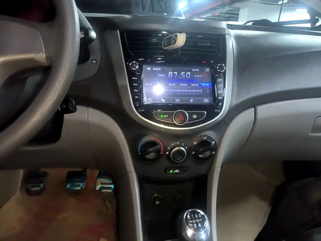 Hyundai Verna — миниатюра 13