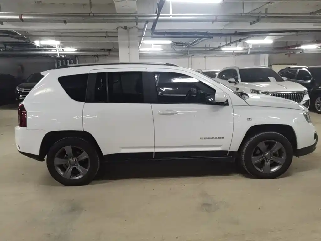Jeep Compass (Import) — миниатюра 26