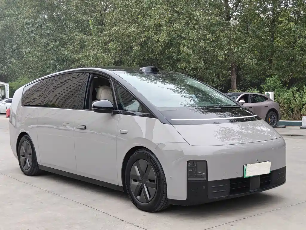 Li Auto Li MEGA — миниатюра 3